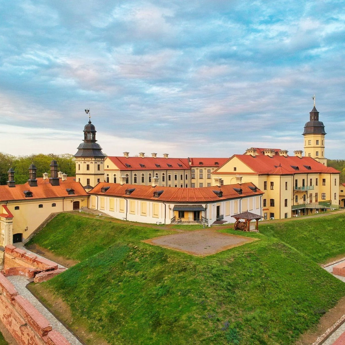A red-roofed castle in Belarus.